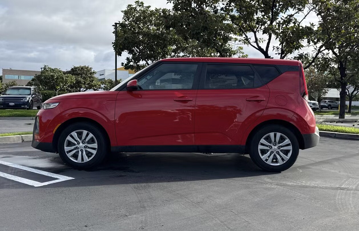 2022 Kia Soul LX 이미지 1