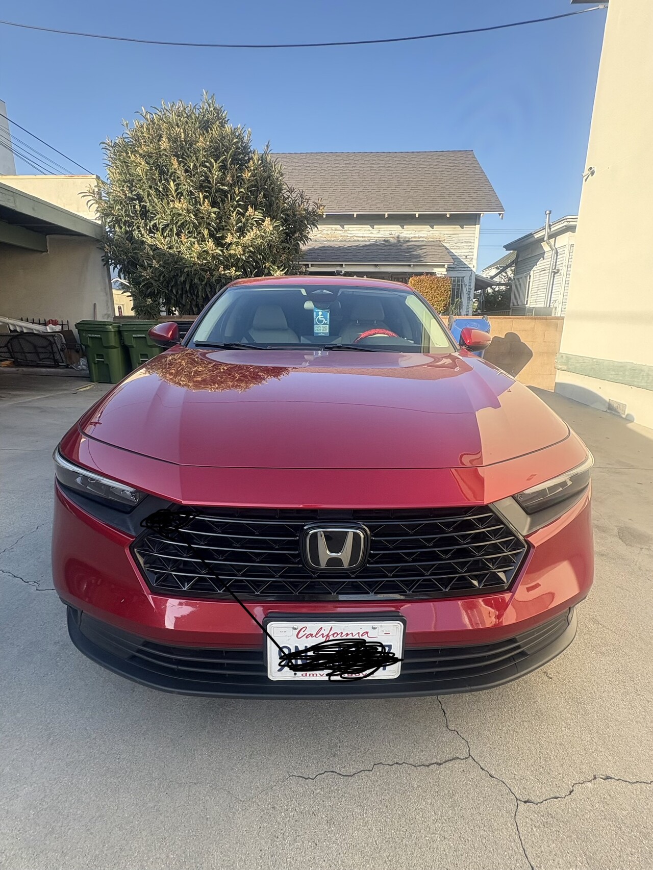 2024 혼다 어코드 인데 개인사정으로 타고다니는 차를 처분 하려고 합니다.