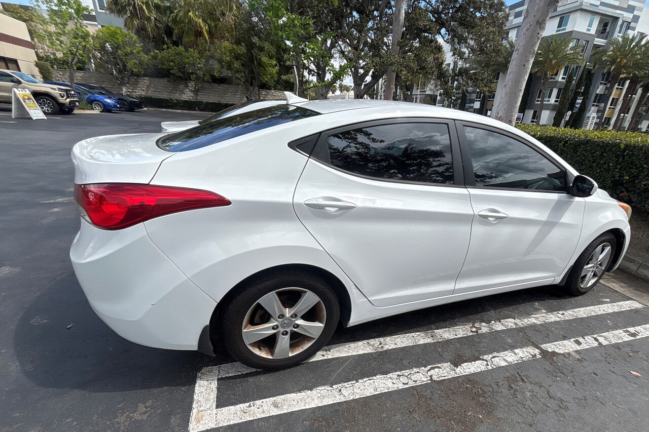 [판매] 2013 Hyundai Elantra 썸네일 3