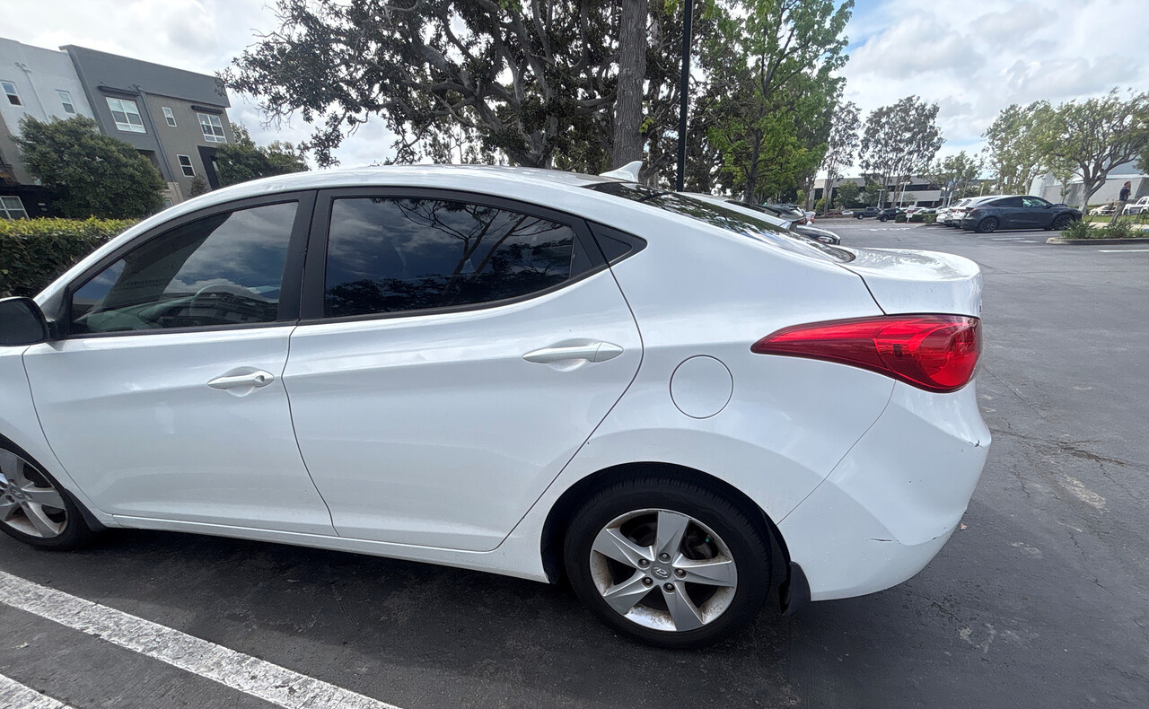 [판매] 2013 Hyundai Elantra 썸네일 4