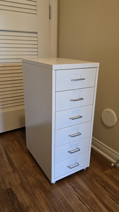 6단 오피스 서랍 $50, 4단 플라스틱 서랍 $40