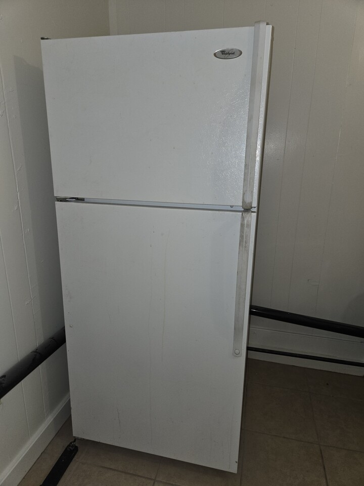 성능 좋은 윌풀 냉장고 팝니다.