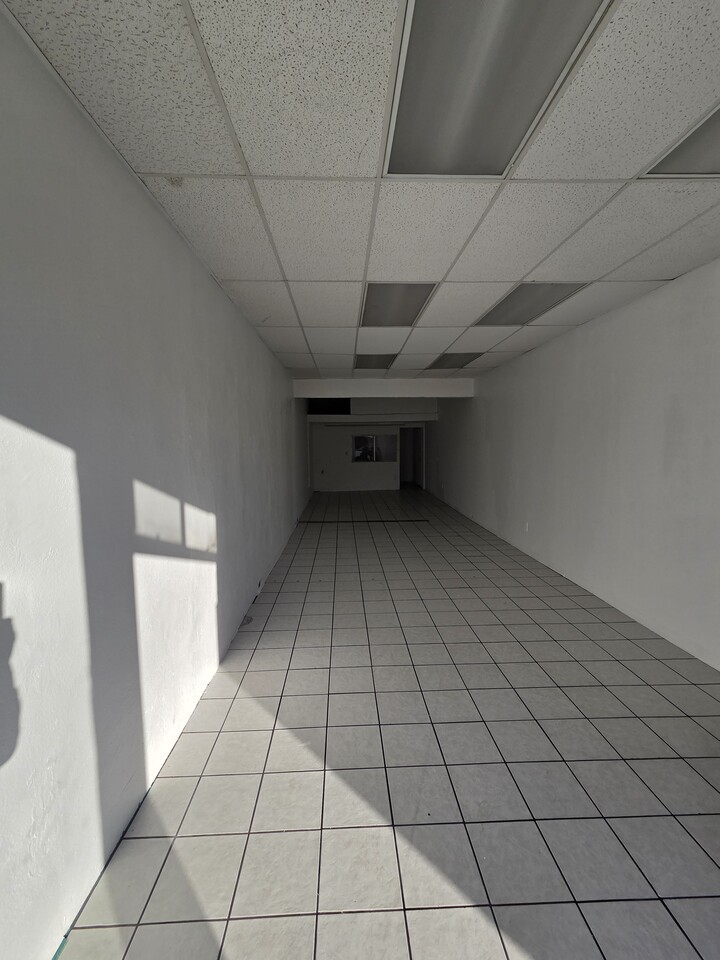 LA 한인타운 상가 렌트합니다 썸네일 4