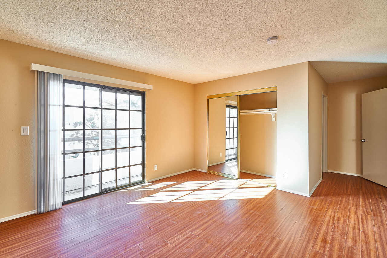 한타서쪽의 아파트 (8가 St Andrews ) 파킹 3대도 가능 썸네일 4