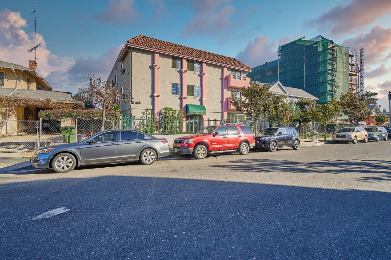 한타서쪽의 아파트 (8가 St Andrews ) 파킹 3대도 가능 썸네일 8