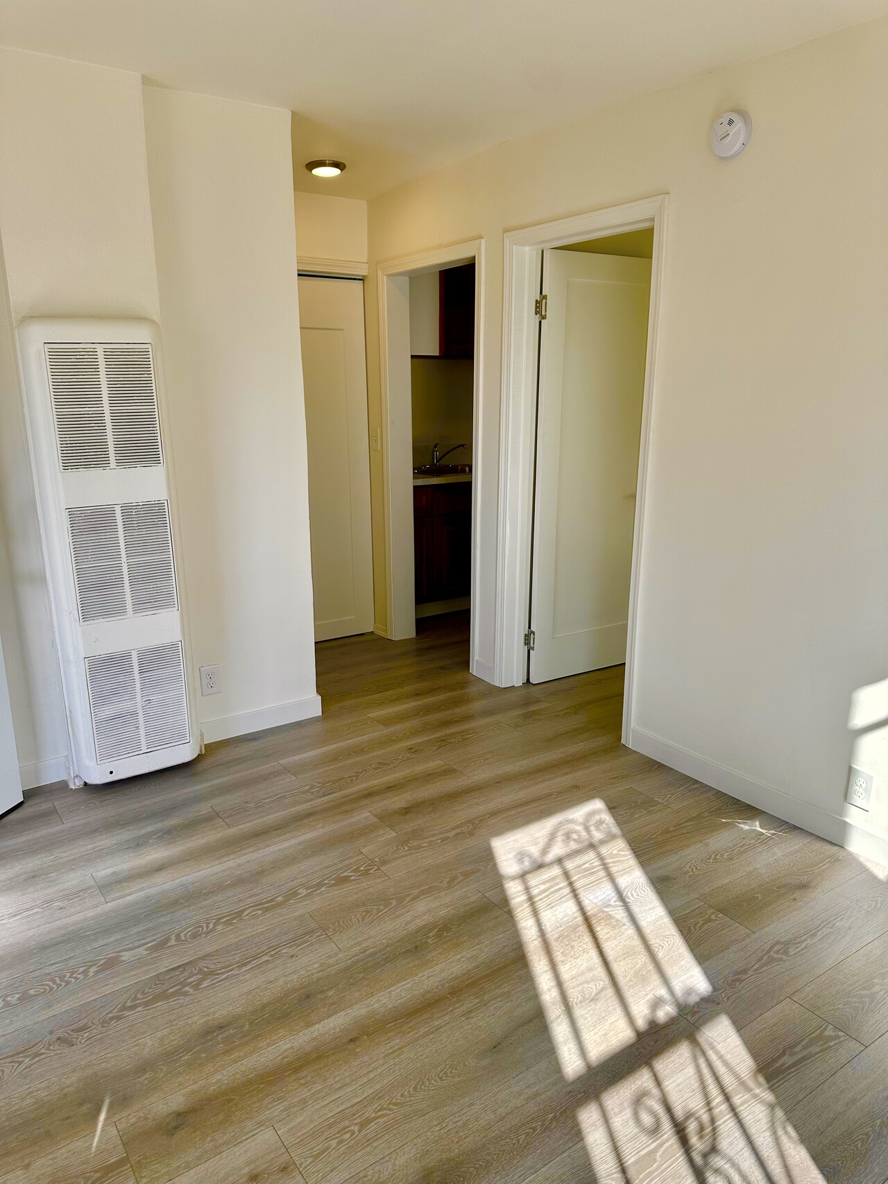 한타 김스전기 옆, 새로 단장된 방1, 화1 아파트 이미지 1