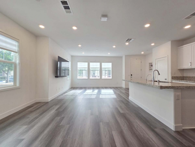 The Groves, 방4, 화3, 약1,720sf. 2층, 냉장고, 세탁기/건조기 포함. $4,300 이미지 1