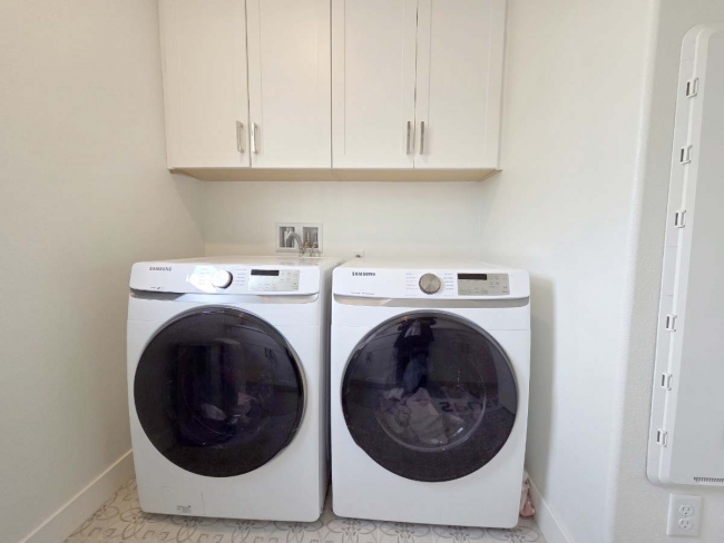 The Groves, 방4, 화3, 약1,720sf. 2층, 냉장고, 세탁기/건조기 포함. $4,300 썸네일 4