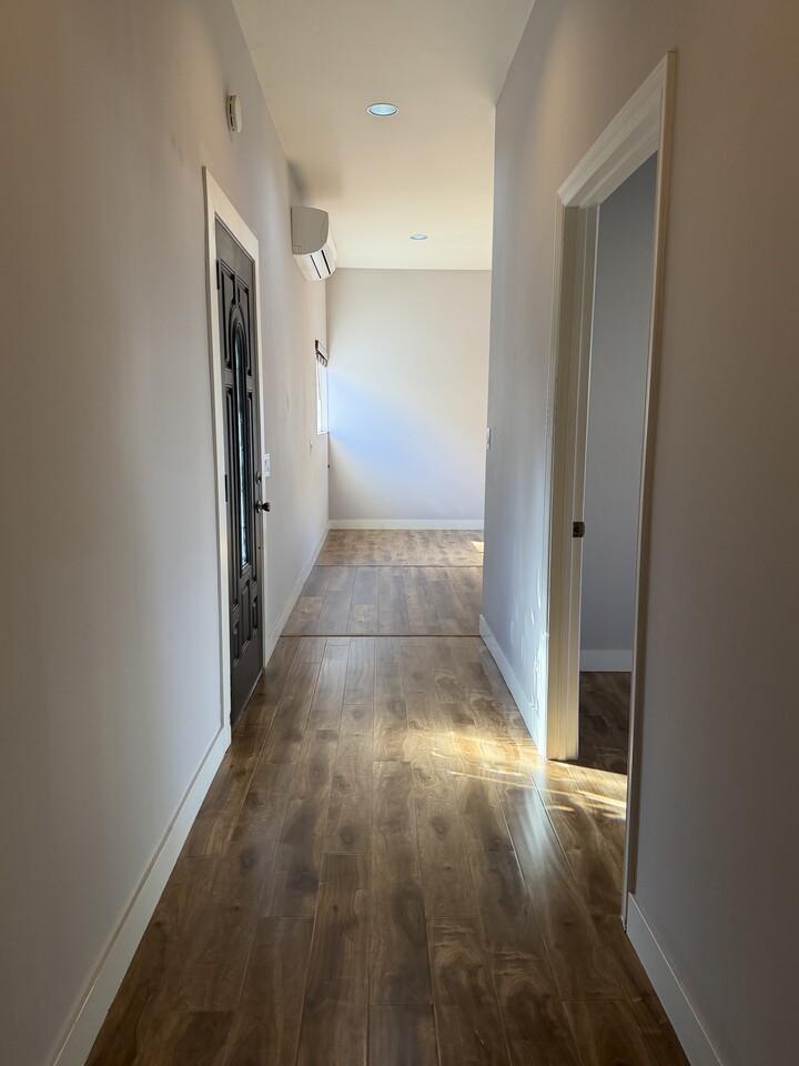 Koreatown & Hancock Park 인접 ADU 임대 ($2,000) 썸네일 4