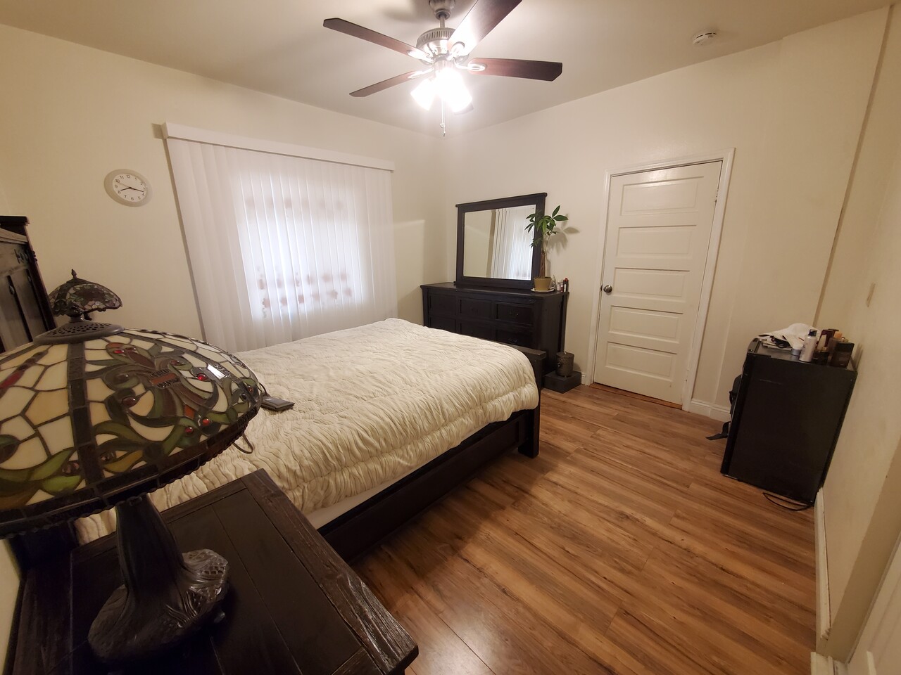 조용하고 깨끗한 큰방 렌트합니다 썸네일 3