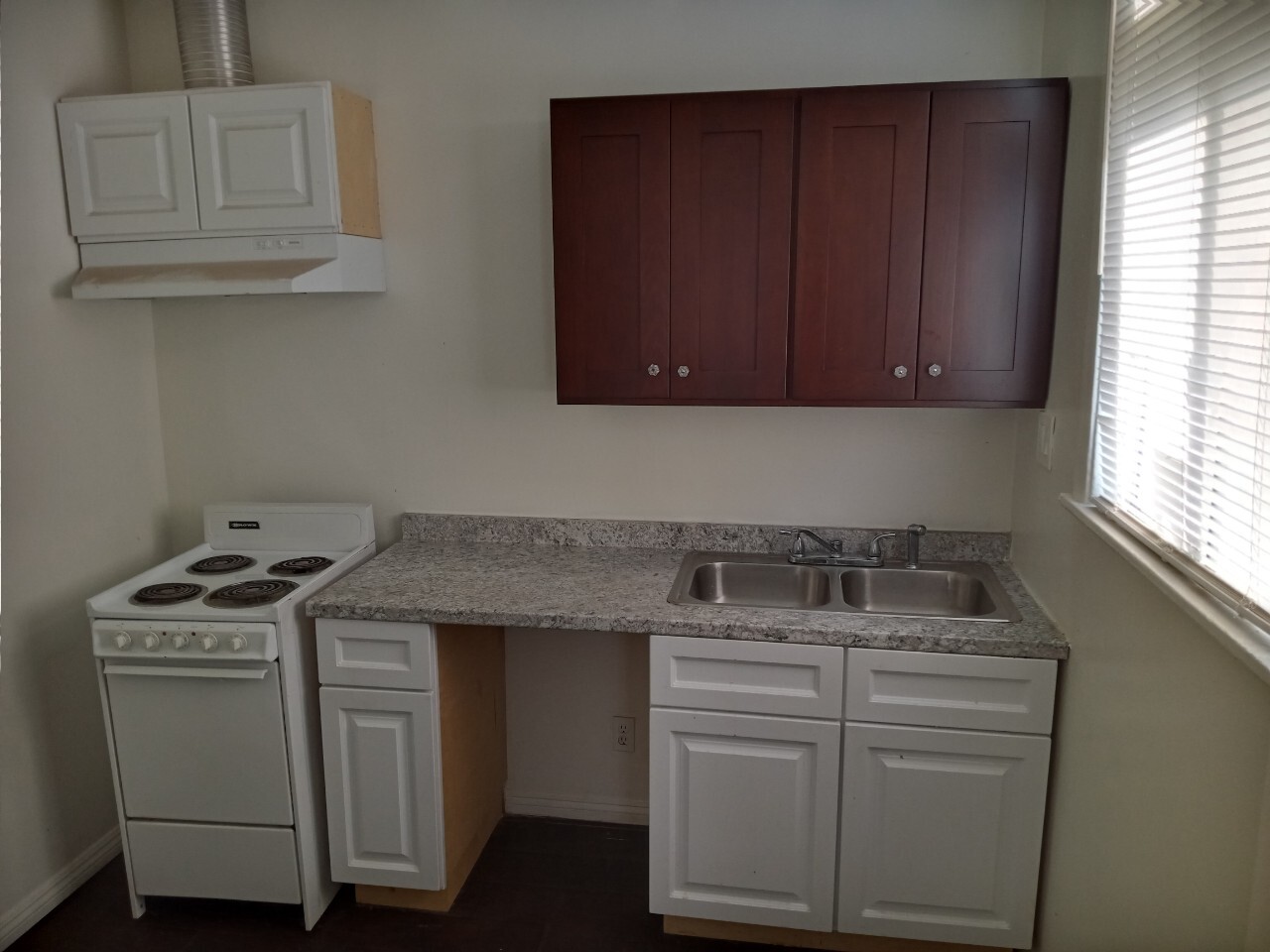 큰싱글 아파트 $1200 한인타운 썸네일 2