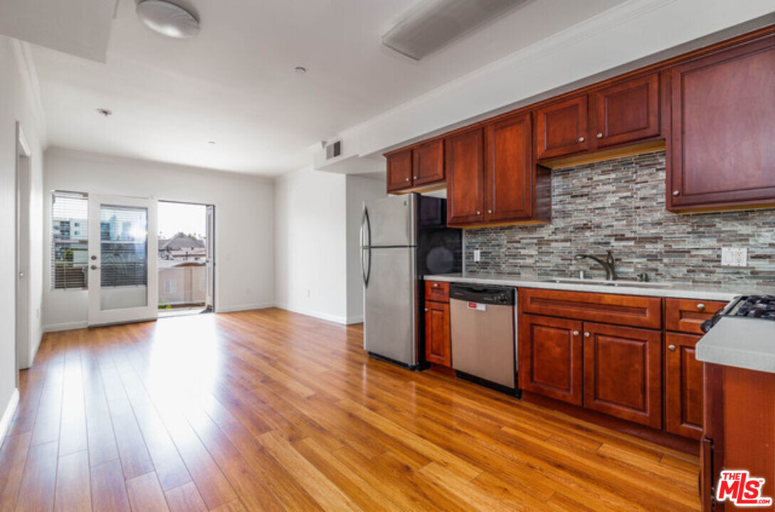 한인타운 한남체인 근처 3베드 2베스 주차 2대 이미지 1