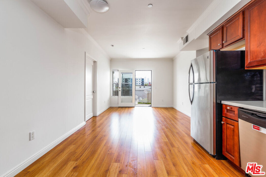 한인타운 한남체인 근처 3베드 2베스 주차 2대 썸네일 2