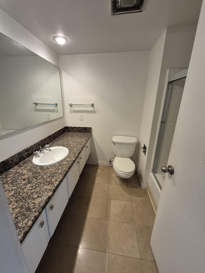 Bunker Hill Tower 다운타운 LA 럭셔리 콘도 1베드 (1 bed) 렌트 썸네일 8