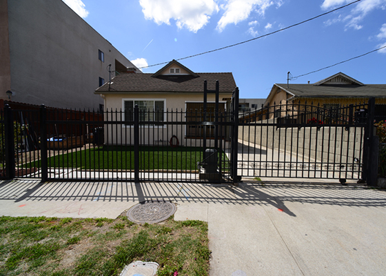 한인타운 중심가 2 배드 1 베스 820sf 렌트 이미지 1