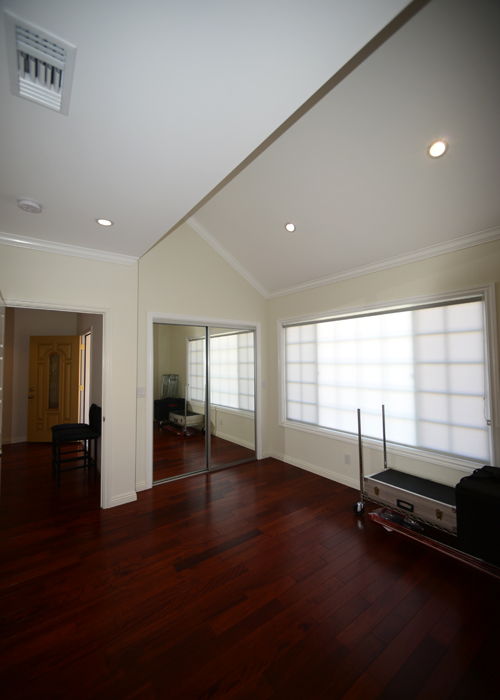 한인타운 중심가 2 배드 1 베스 820sf 렌트 썸네일 4