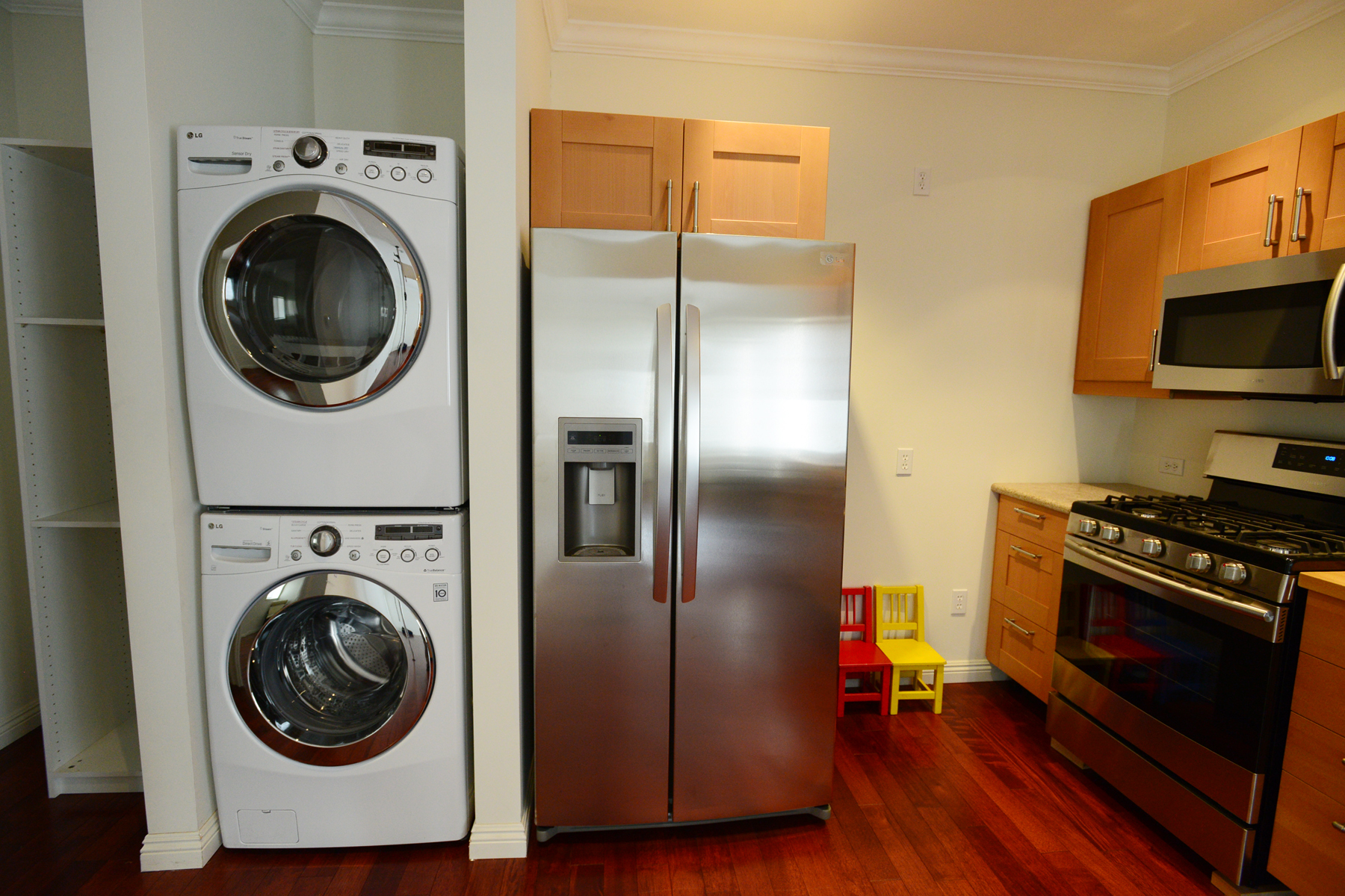 한인타운 중심가 2 배드 1 베스 820sf 렌트 썸네일 7