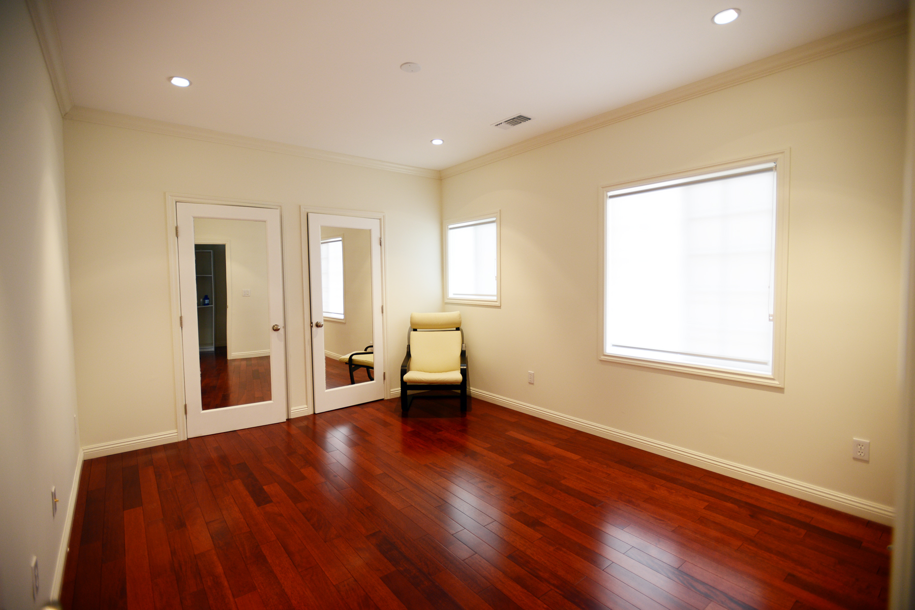 한인타운 중심가 2 배드 1 베스 820sf 렌트 썸네일 8