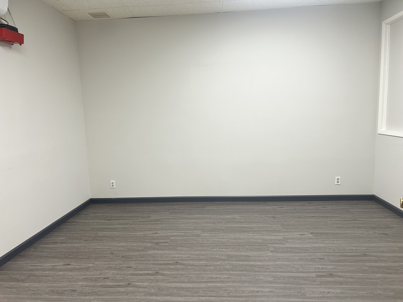 한인타운 5분거리 오피스 렌트합니다 (유틸 & 주차 포함) 썸네일 2