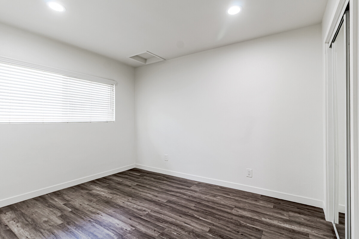 한인타운 중심 리모델링 1베드룸 / 1 파킹 한달무료 썸네일 2