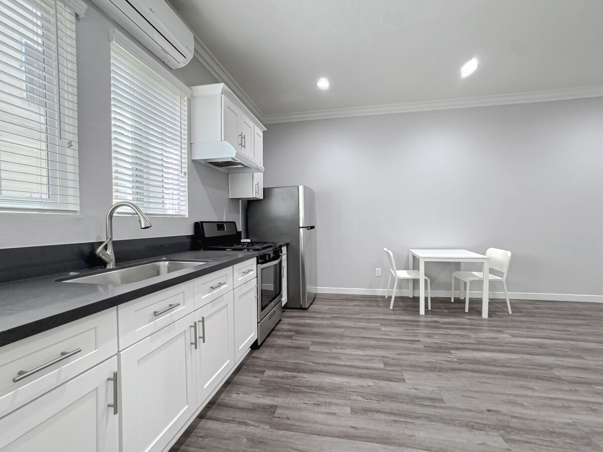 한인타운 중심 리모델링 1베드룸 / 1 파킹 한달무료 썸네일 7