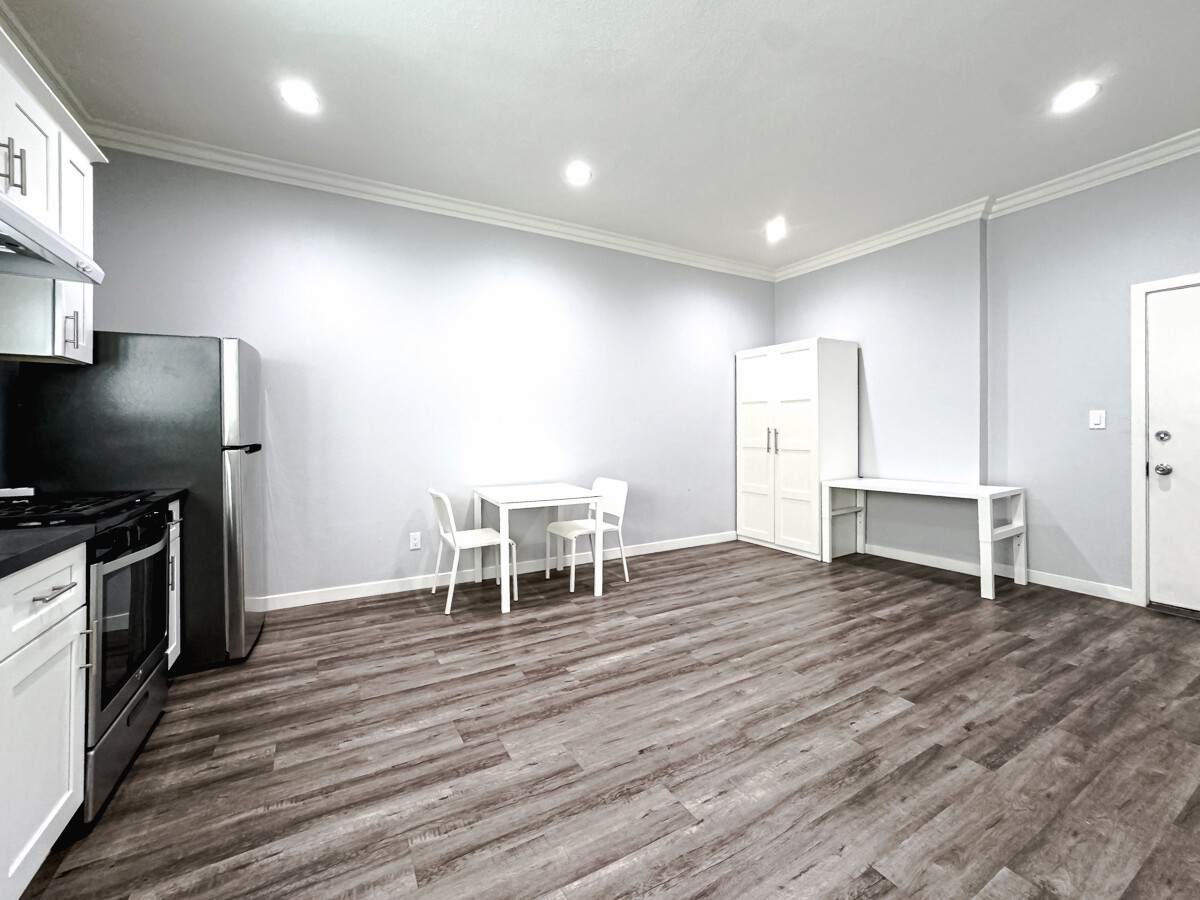 한인타운 중심 리모델링 1베드룸 / 1 파킹 한달무료 썸네일 8