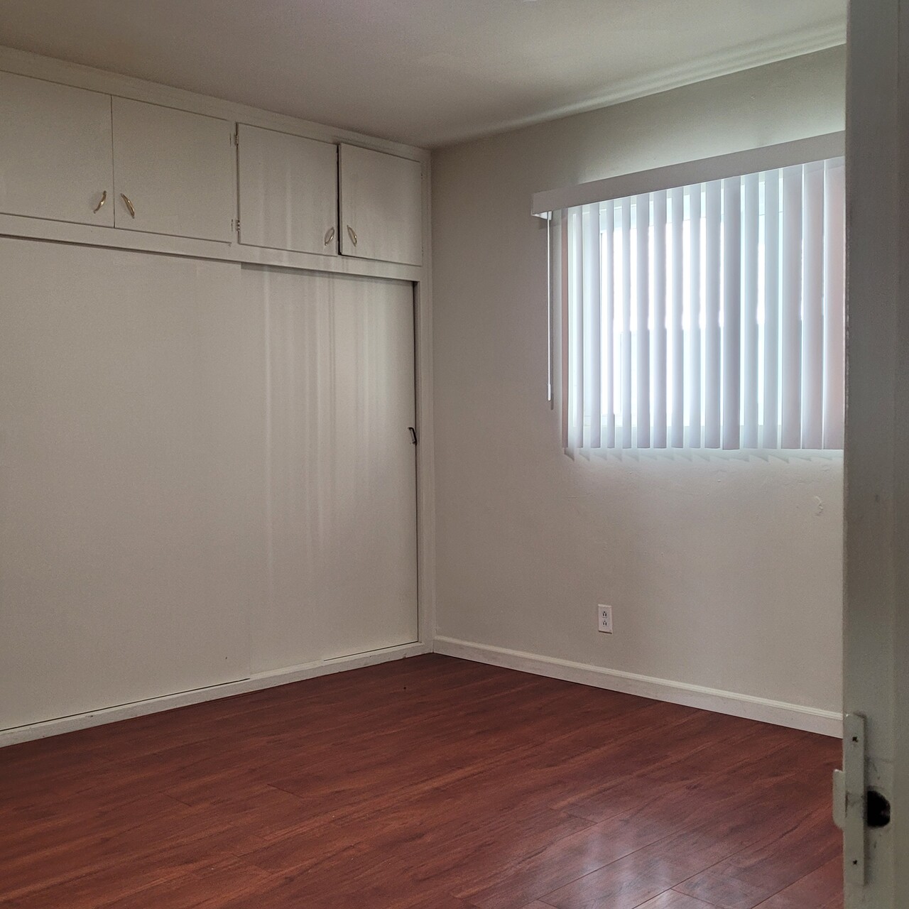 한인타운 넓은 2 BED 아파트 (1,050sf) 이미지 1