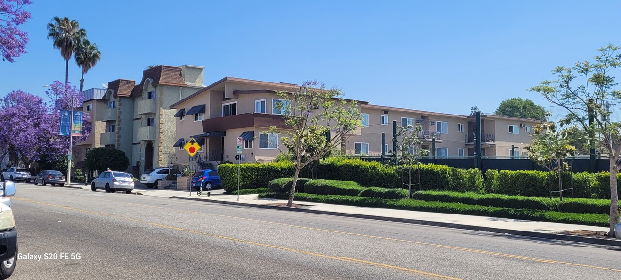 한인타운 넓은 2 BED 아파트 (1,050sf) 썸네일 5