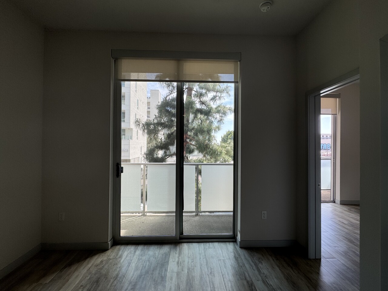 다운타운 1달 렌트 무료! Pico & Grand 코너 - 조용하고 깨끗한 유닛 썸네일 3