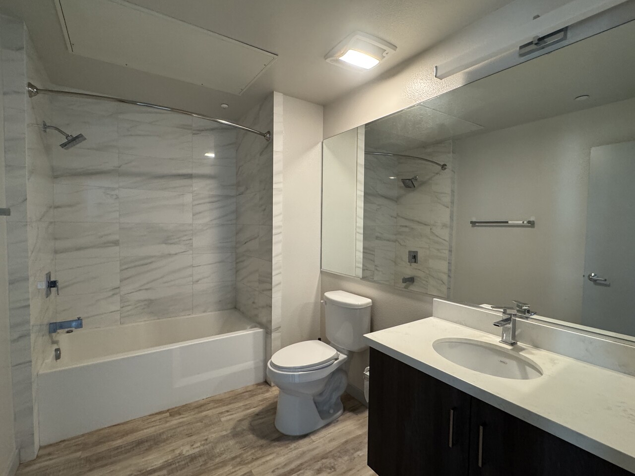 다운타운 1달 렌트 무료! Pico & Grand 코너 - 조용하고 깨끗한 유닛 썸네일 4