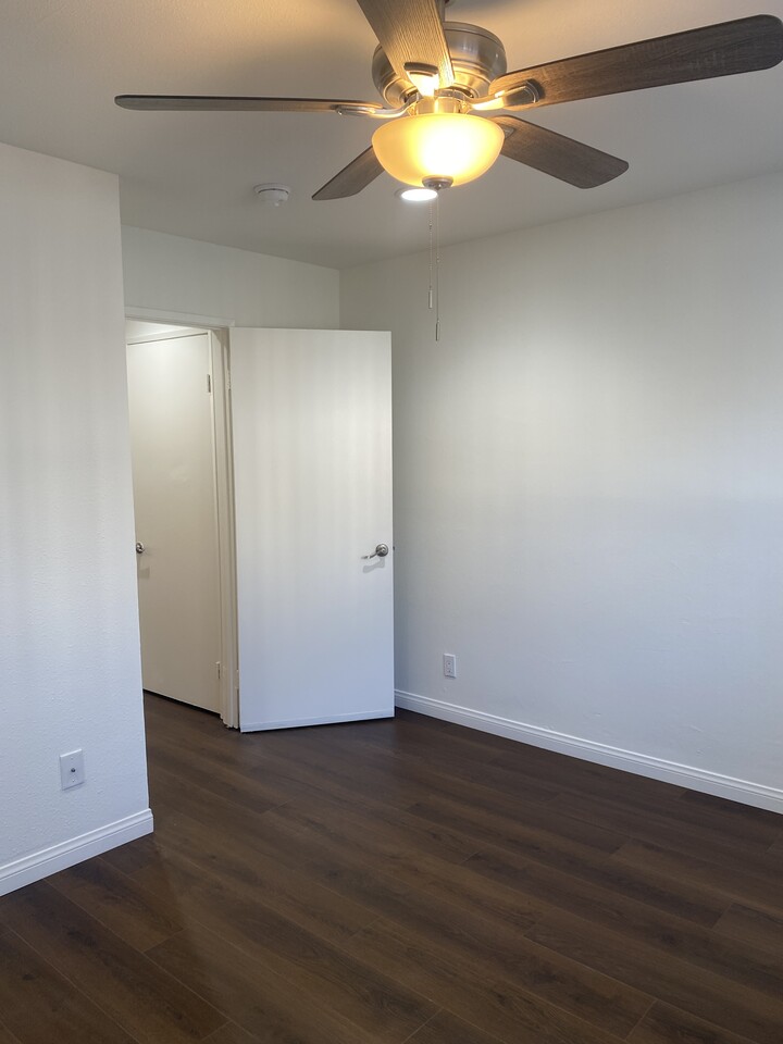 조용하고 깨끗하며 안전한 1/1/1 아파트 $1,950 (마당몰 인근) 썸네일 3