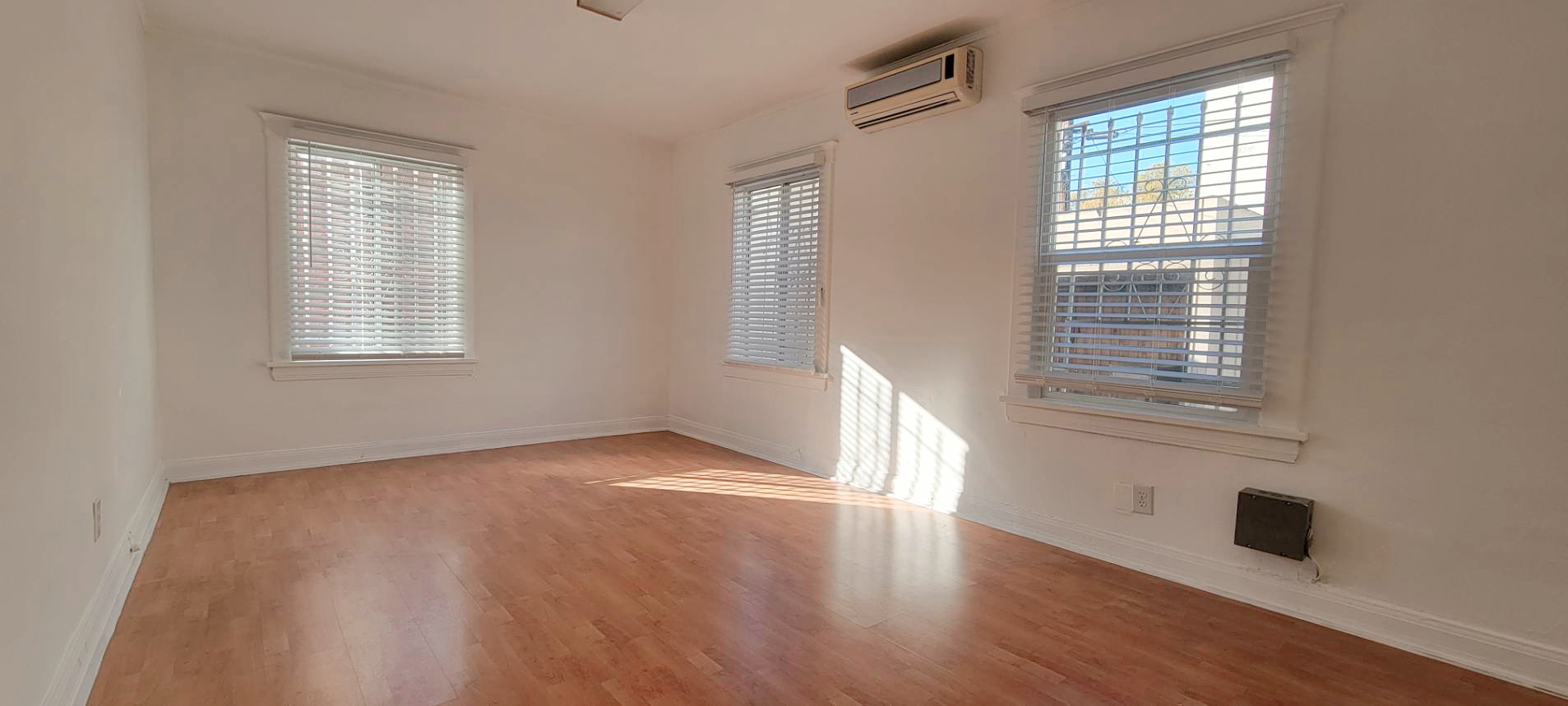 한인타운 웨스턴/올림픽 근처에 2 베드룸 유닛 렌트합니다. 썸네일 3