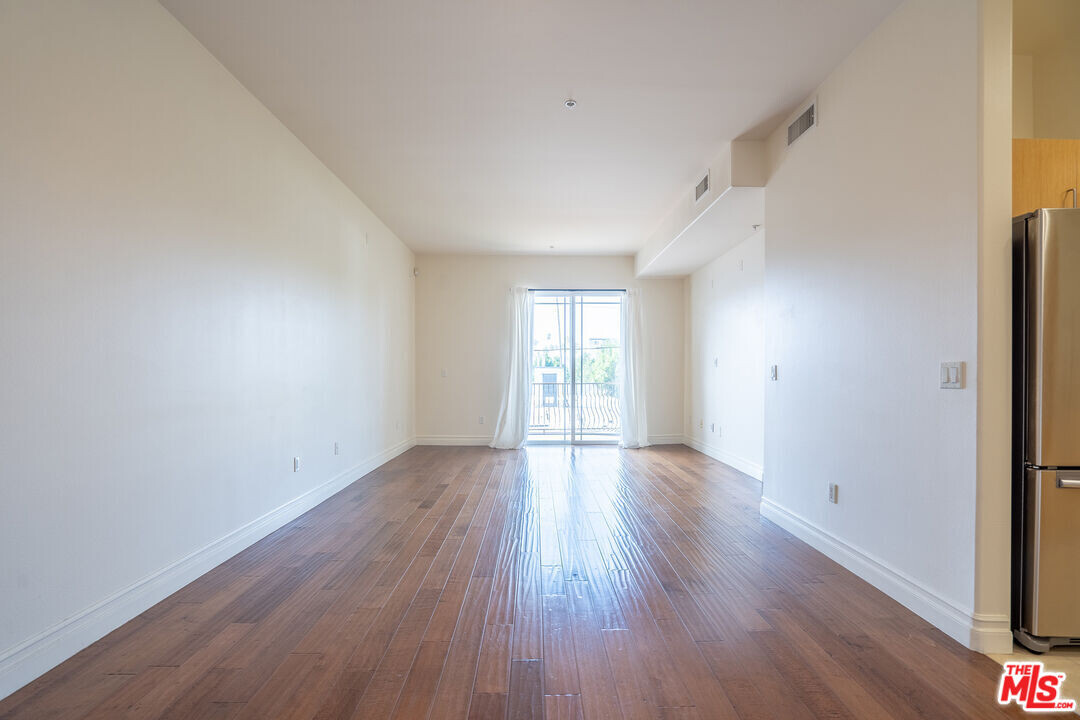 한인타운 2베드 콘도 썸네일 6