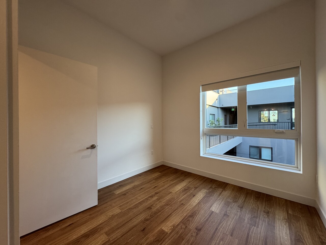 3rd/Mariposa 1B1B +Den 썸네일 4