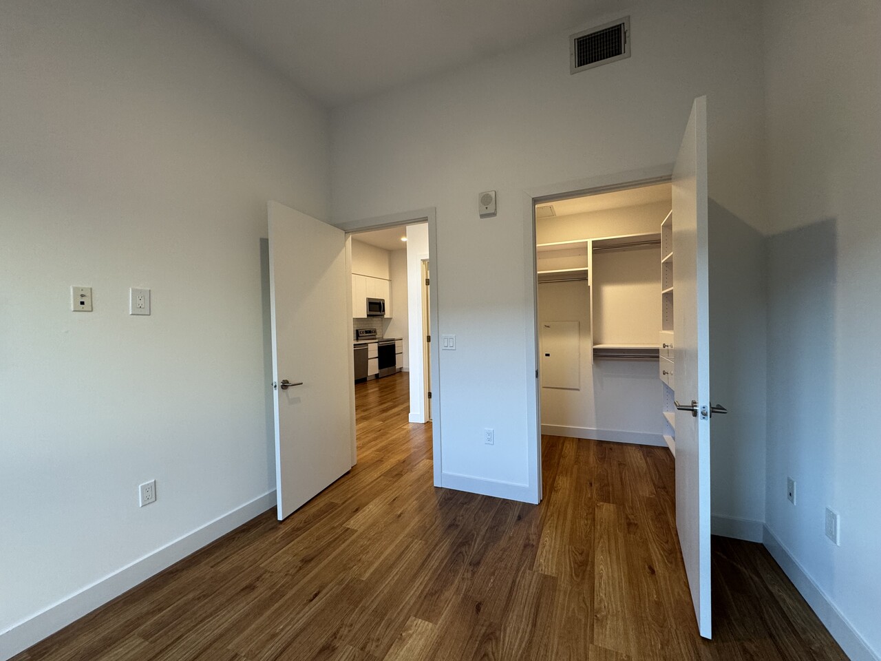 3rd/Mariposa 1B1B +Den 썸네일 5