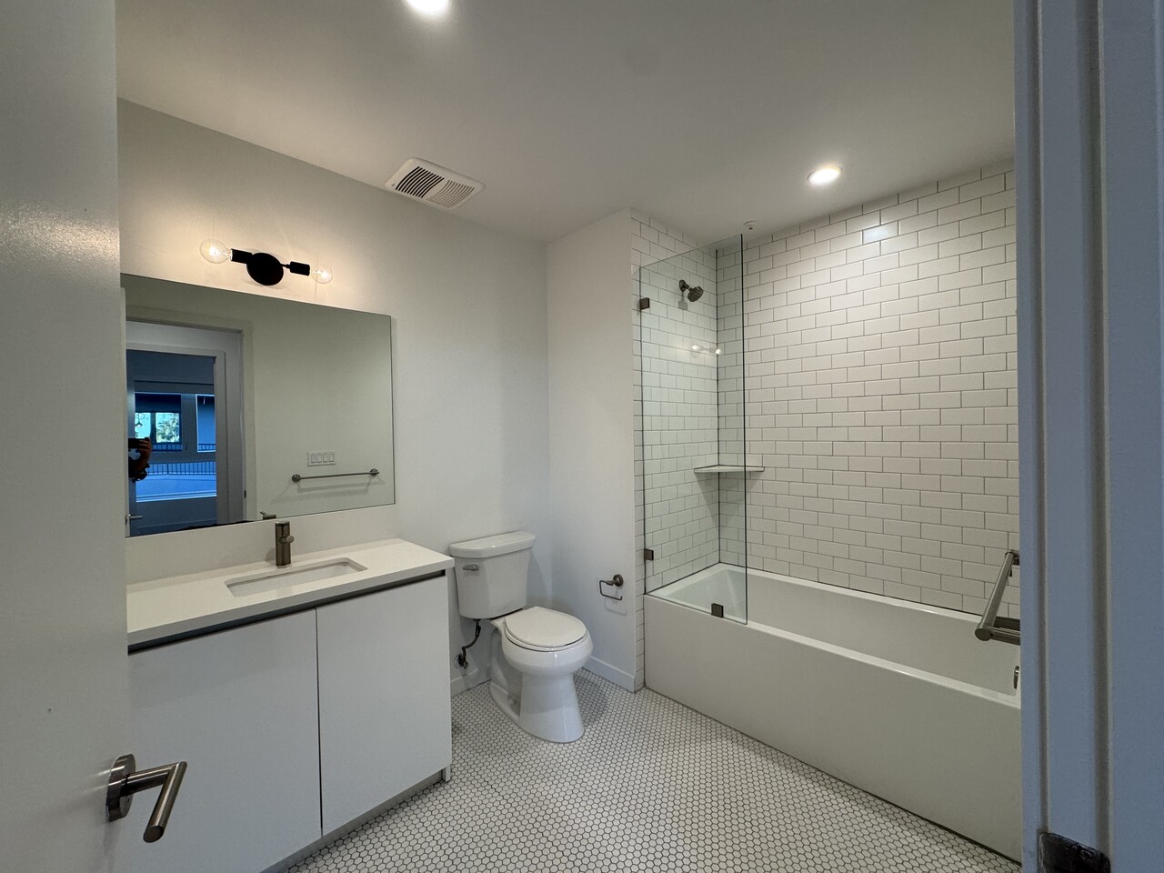 3rd/Mariposa 1B1B +Den 썸네일 6