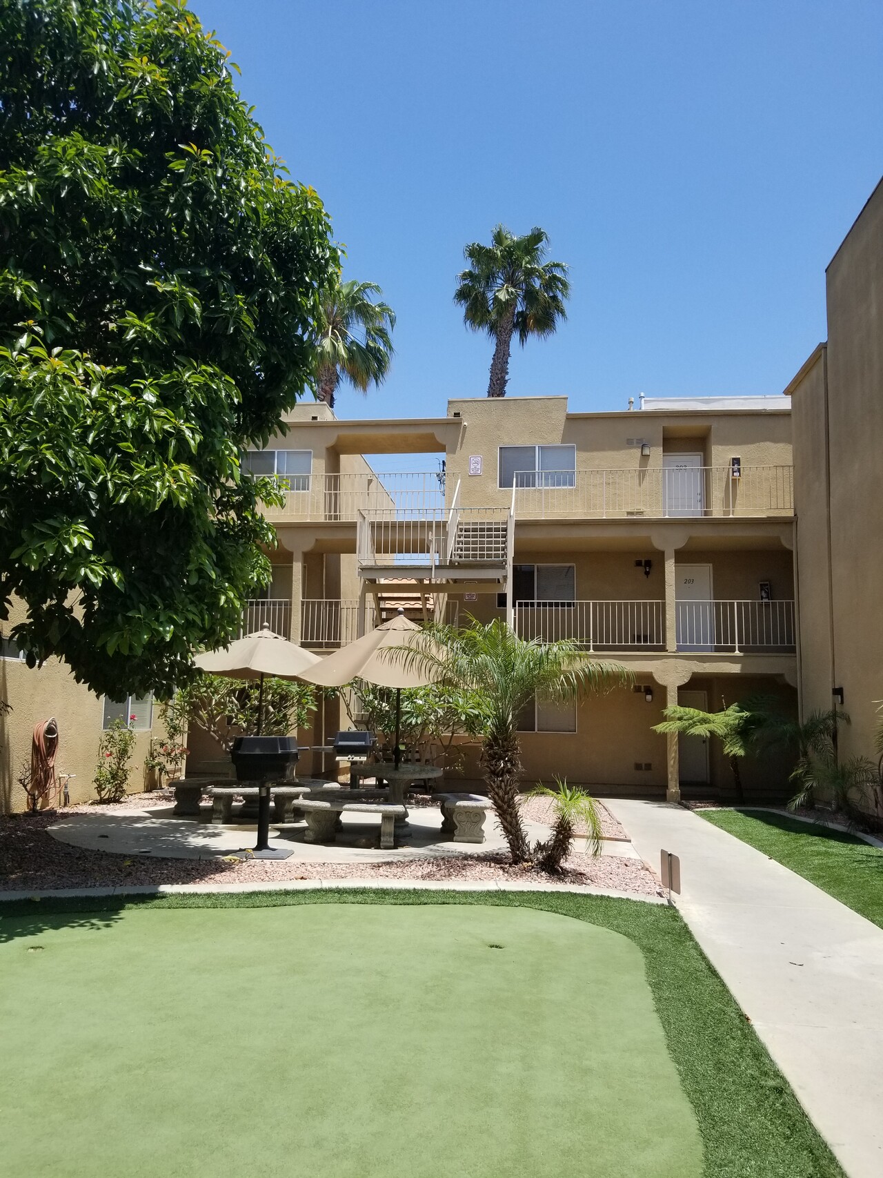 2 Br +2 Full Ba + 2Pk, South Gardena $2,195