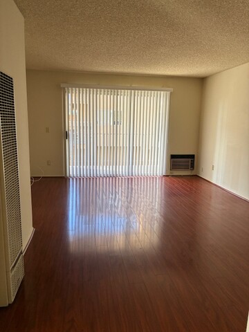 2 Br +2 Full Ba + 2Pk, South Gardena $2,195 썸네일 3