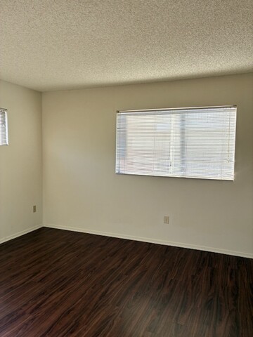 2 Br +2 Full Ba + 2Pk, South Gardena $2,195 썸네일 4