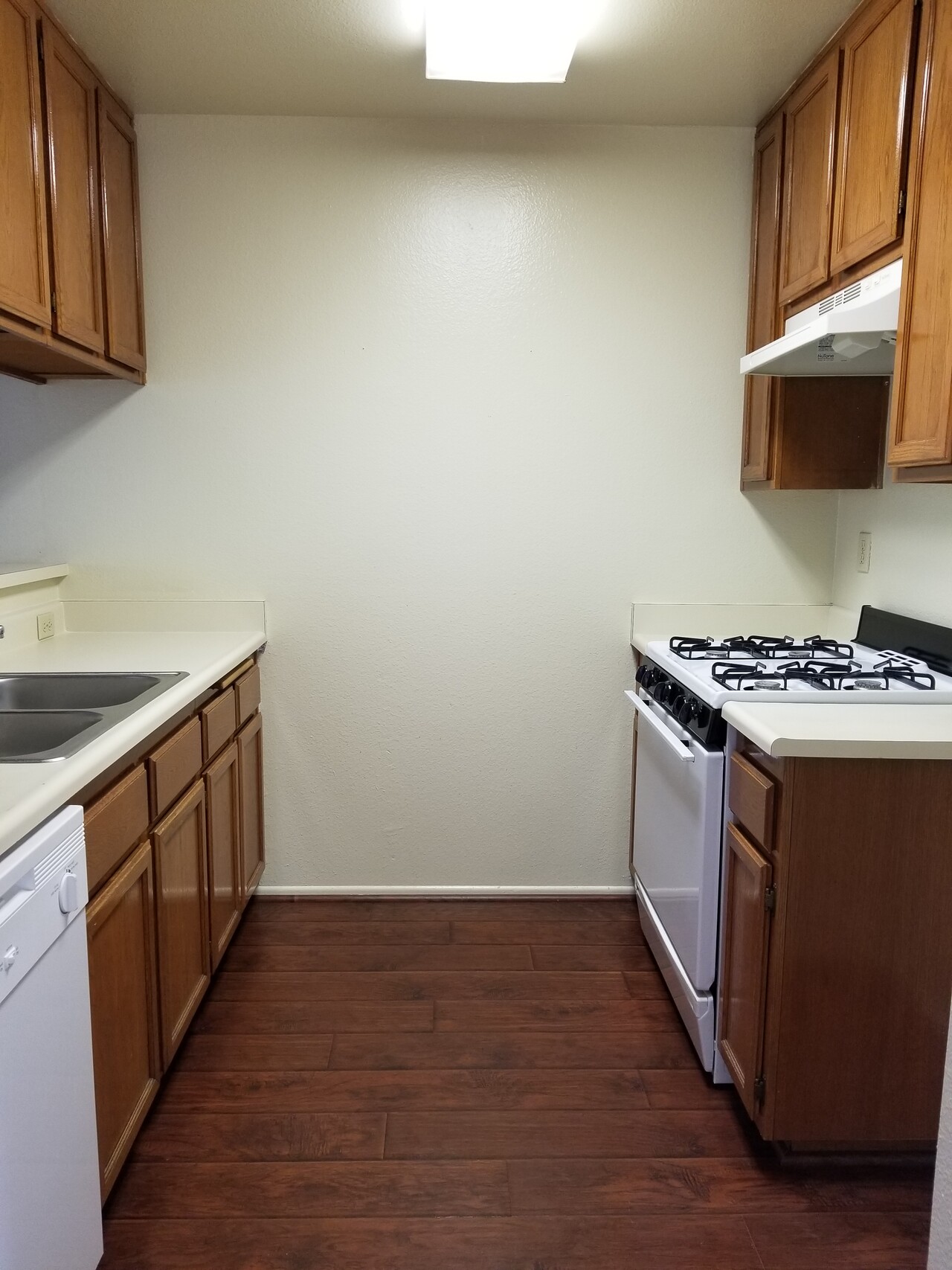2 Br +2 Full Ba + 2Pk, South Gardena $2,195 썸네일 7