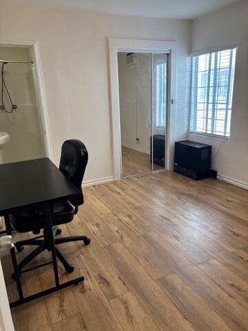 앞채 방1, 화장실1(유틸리티,파킹포함) 이미지 1