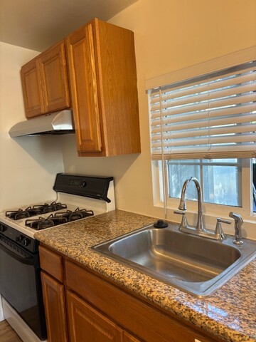 앞채 방1, 화장실1(유틸리티,파킹포함) 썸네일 2