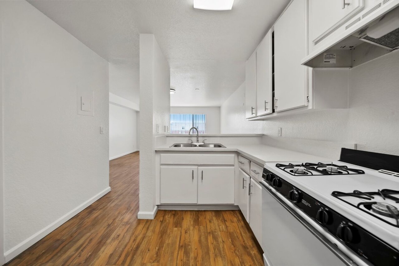 실속파를 위한 최고의 선택! 한인타운 인근 스튜디오 썸네일 3