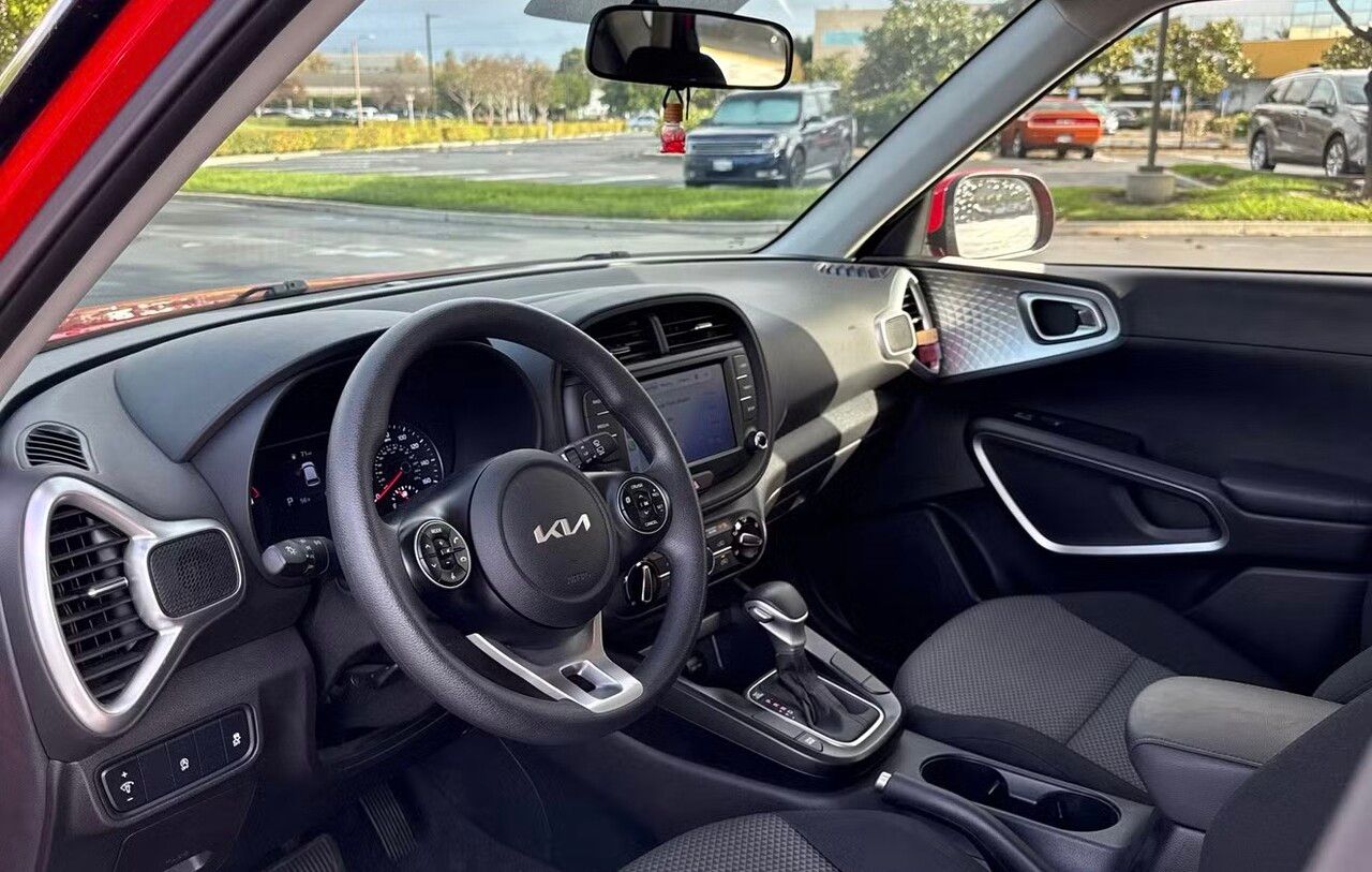 2022 Kia Soul LX 썸네일 4