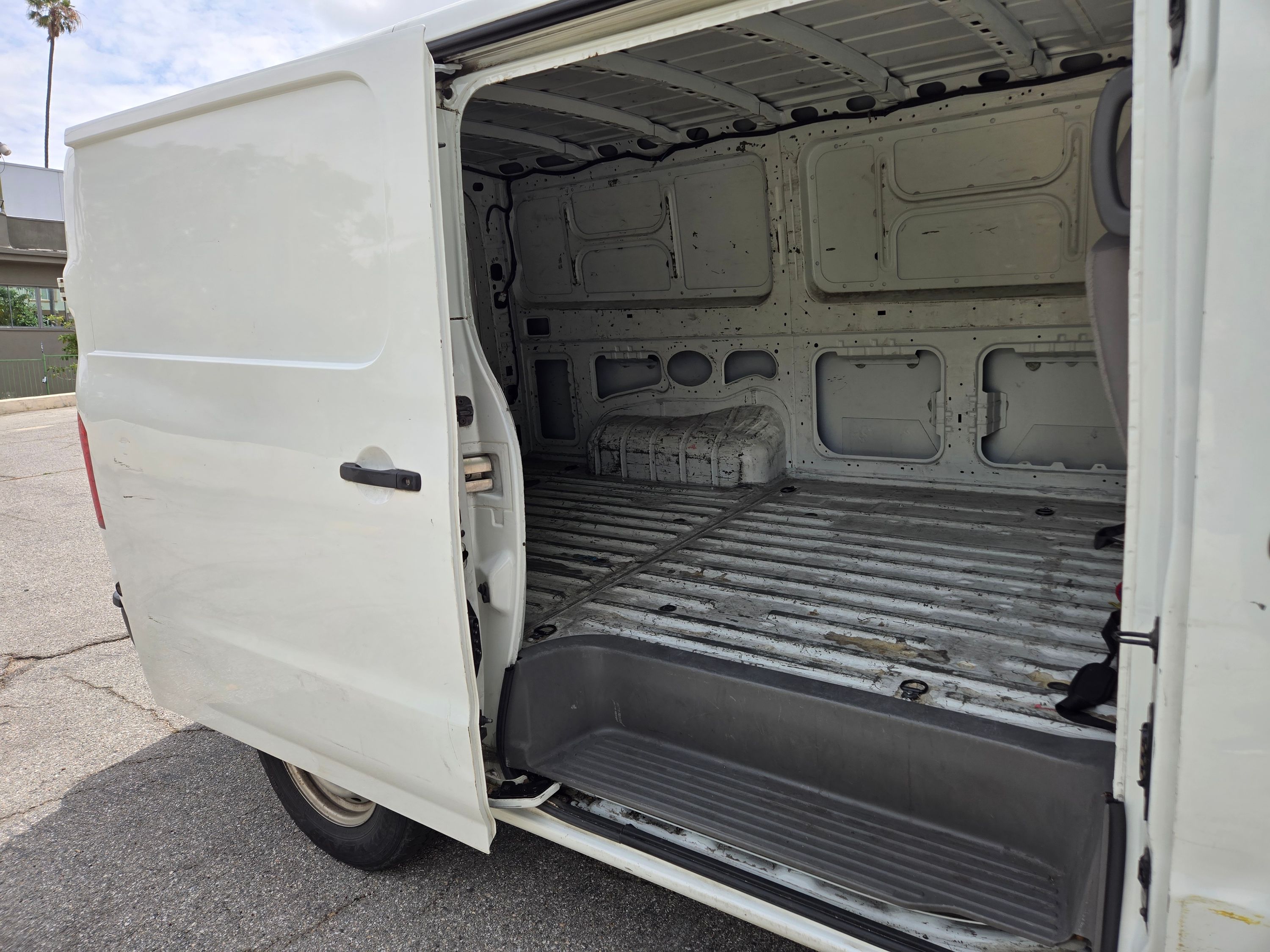 Nissan NV1500 판매합니다 썸네일 3