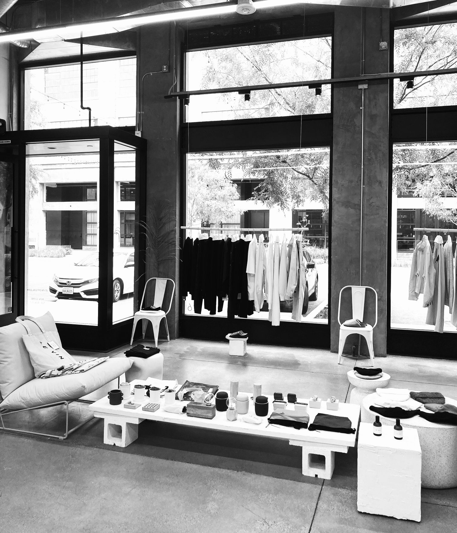LVIR NY – Retail Sales Associate ( Williamsburg, Brooklyn, NY) 이미지 1
