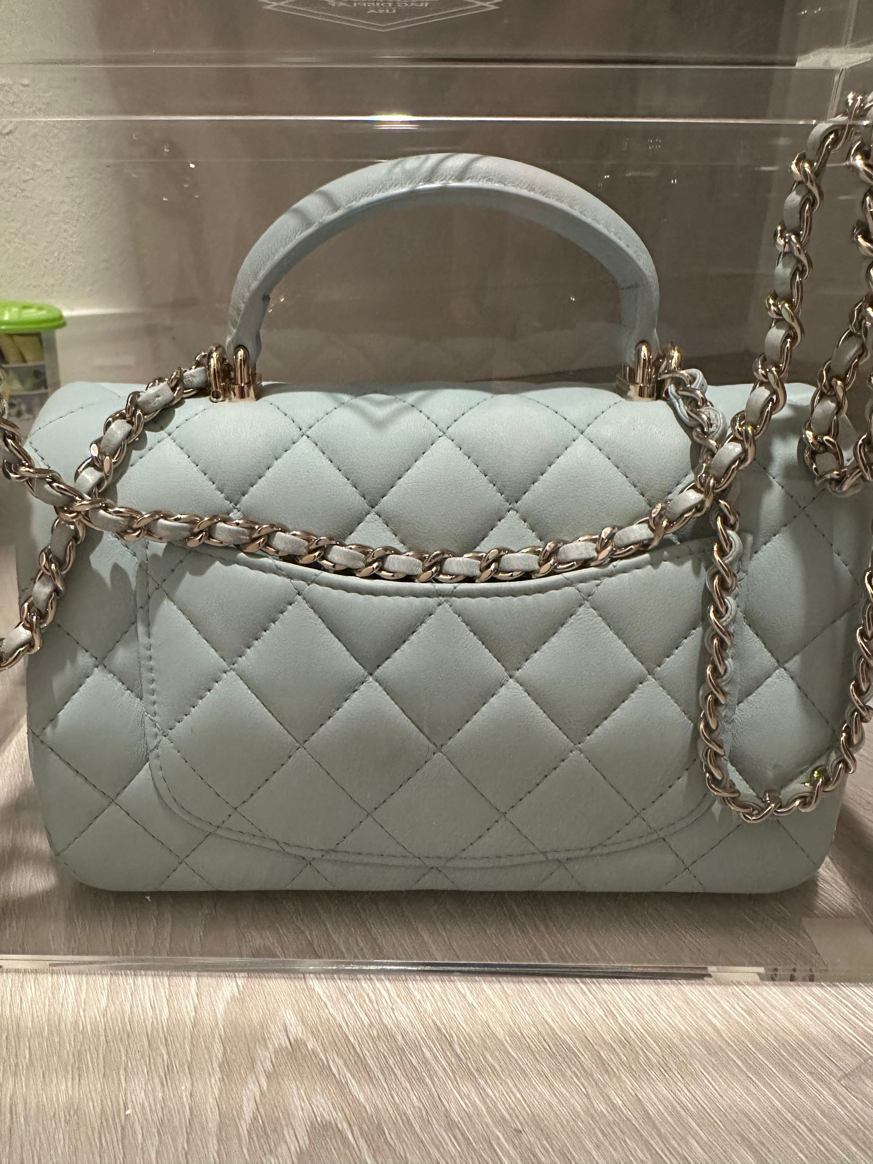 샤넬 뉴미니 클래식 탑핸들 라이트블루 램스킨 썸네일 3