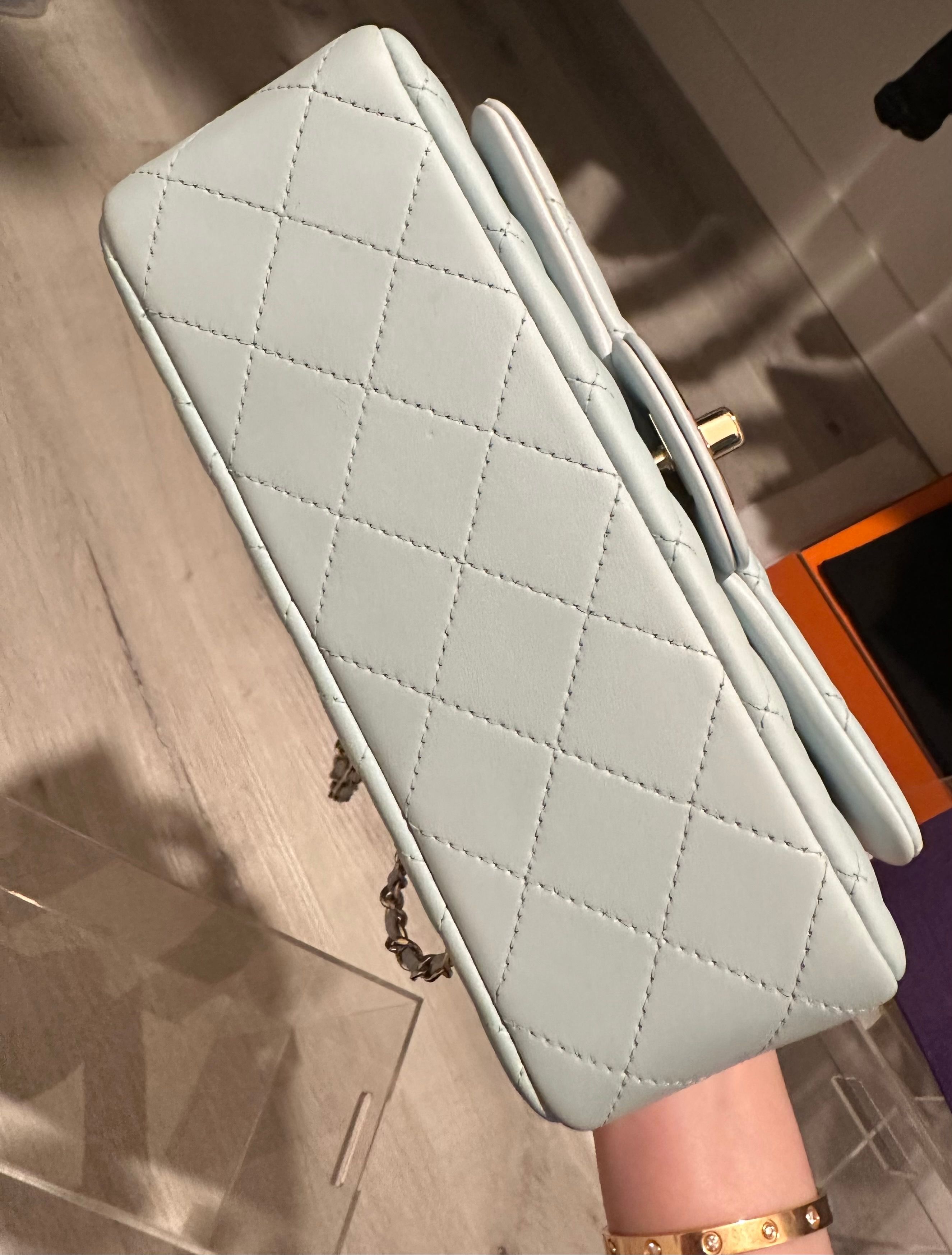 샤넬 뉴미니 클래식 탑핸들 라이트블루 램스킨 썸네일 4