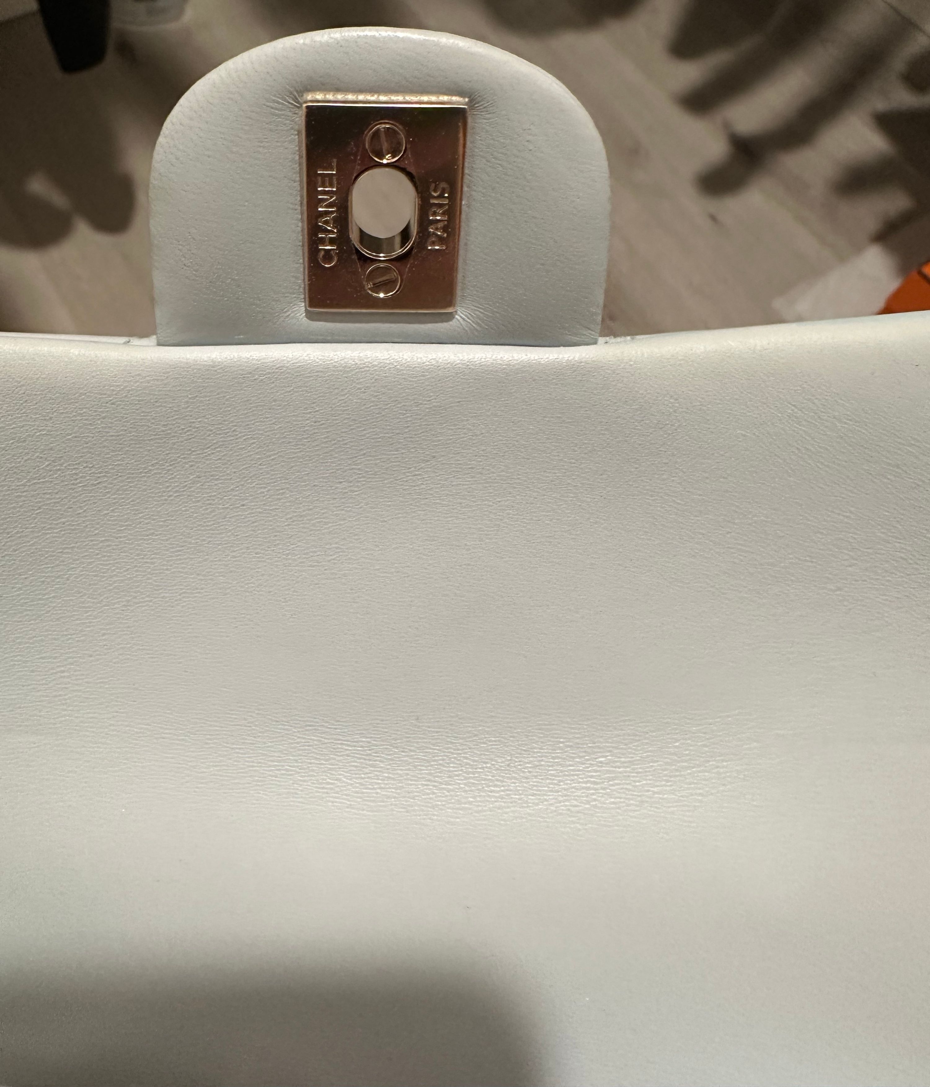 샤넬 뉴미니 클래식 탑핸들 라이트블루 램스킨 썸네일 5