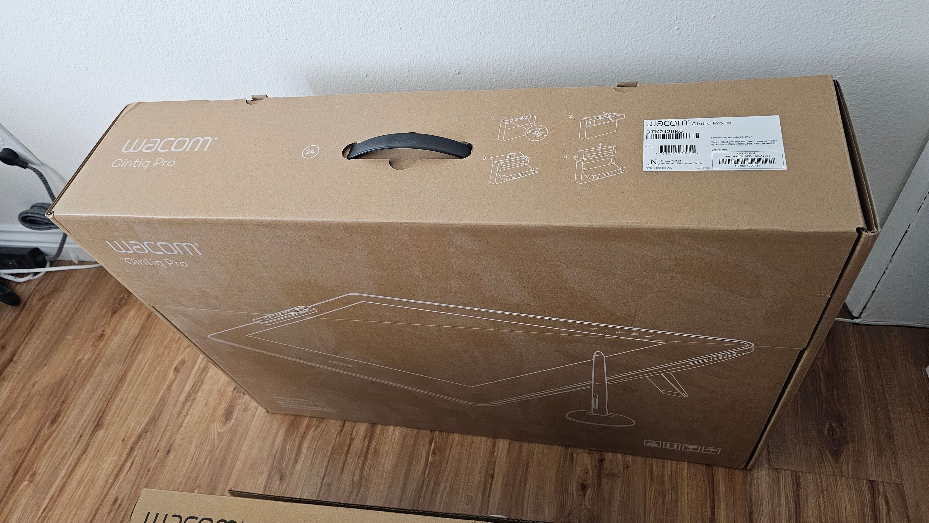 Wacom Cintiq Pro 24 (non touch) + Wacom flex arm 팝니다. 썸네일 2